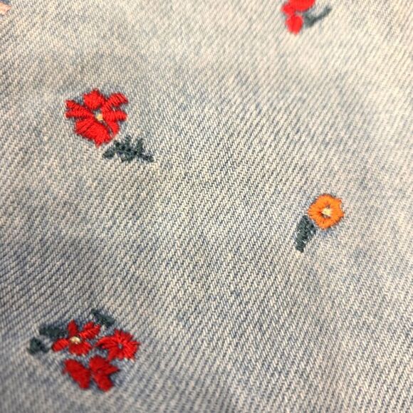 BDG Skylar High Rise Loose Baggy Jean Embroidered Flowers Women's Light Wash 24 - Picture 4 of 11